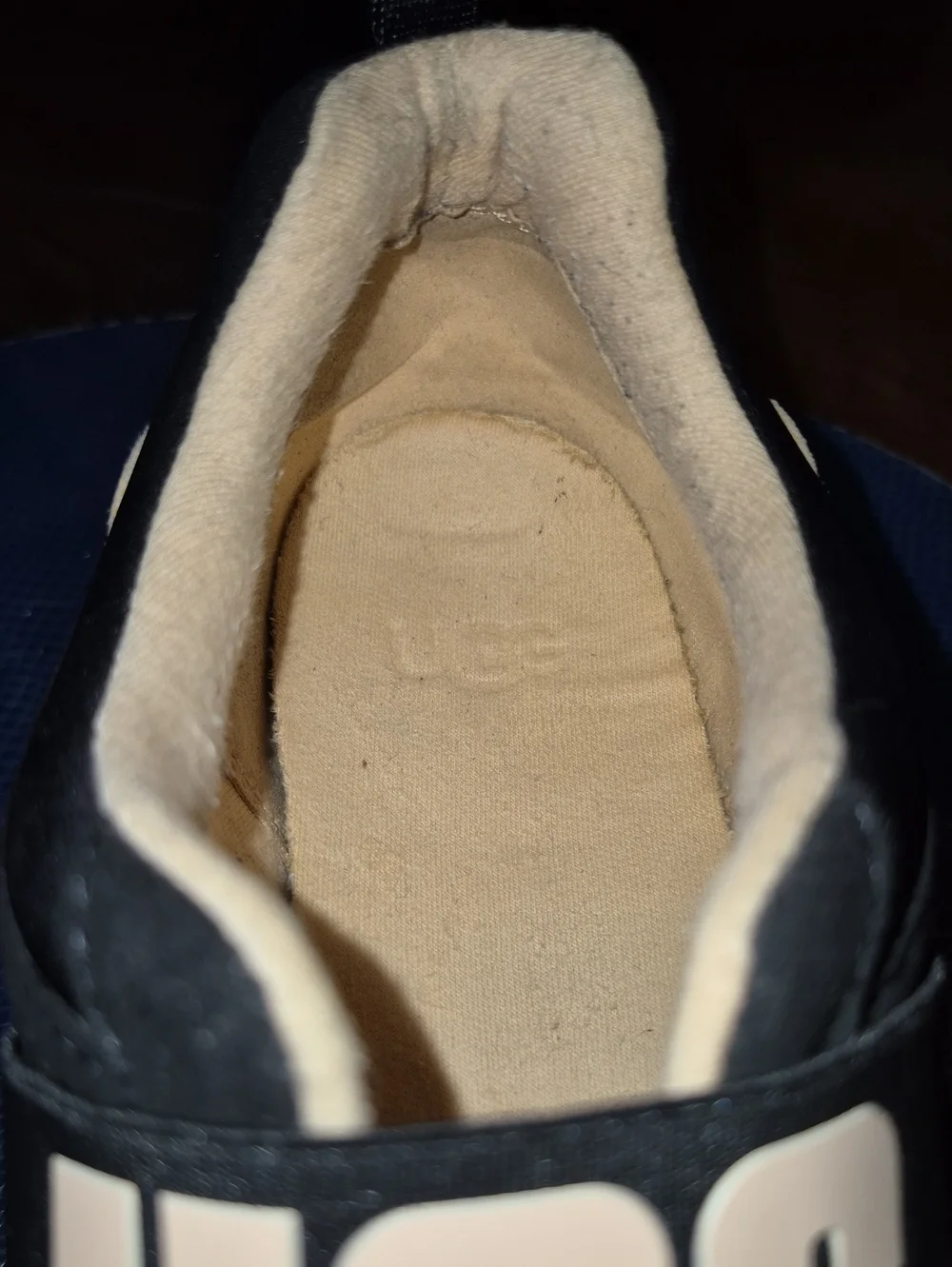 UGG